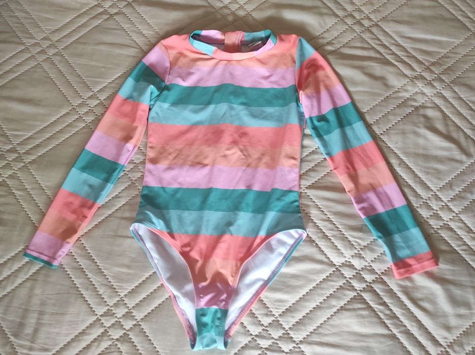 Продавам бански за момиче Snappe rrock