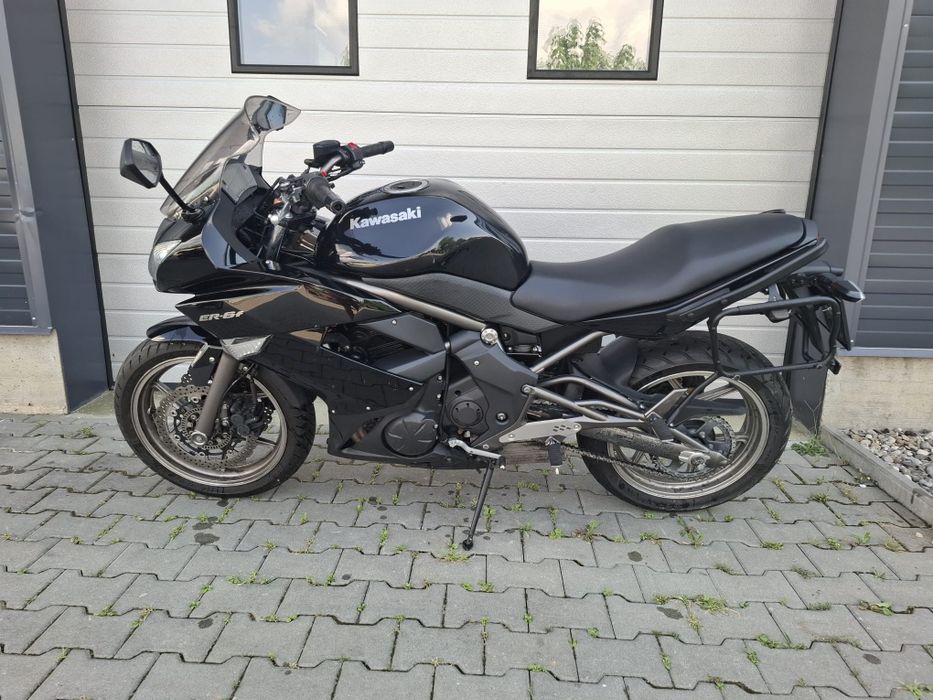 Moto M Parts Ploiesti vinde Kawasaki Er 6 F Abs model 2009 cu putini km. Inmatriculata