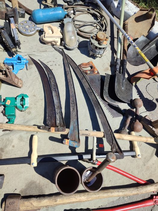 Тисы топор магнитофон пресс сокадавка