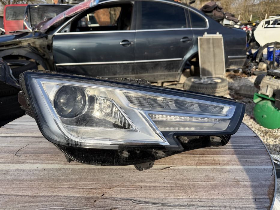 Фар Audi A4 B9