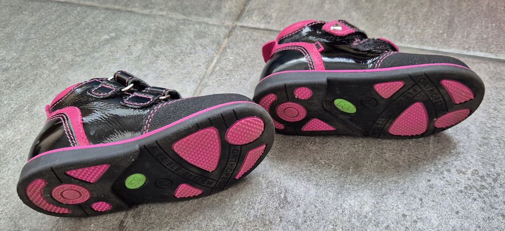 Ботинки детские (25 размер) с утеплением