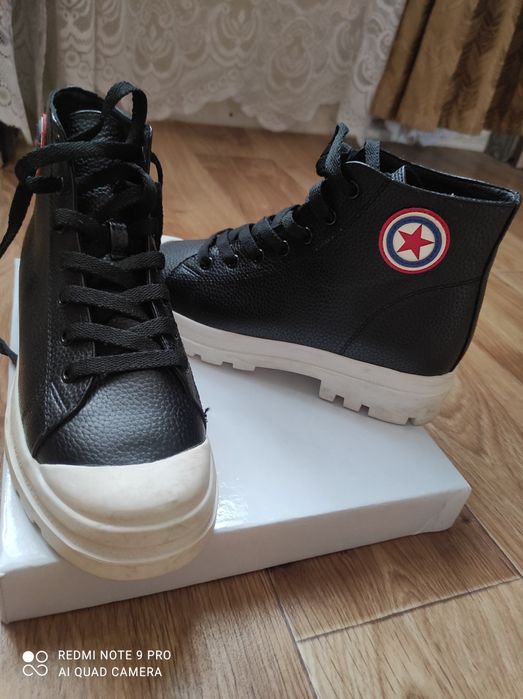 Продам НОВЫЕ! Ботинки.