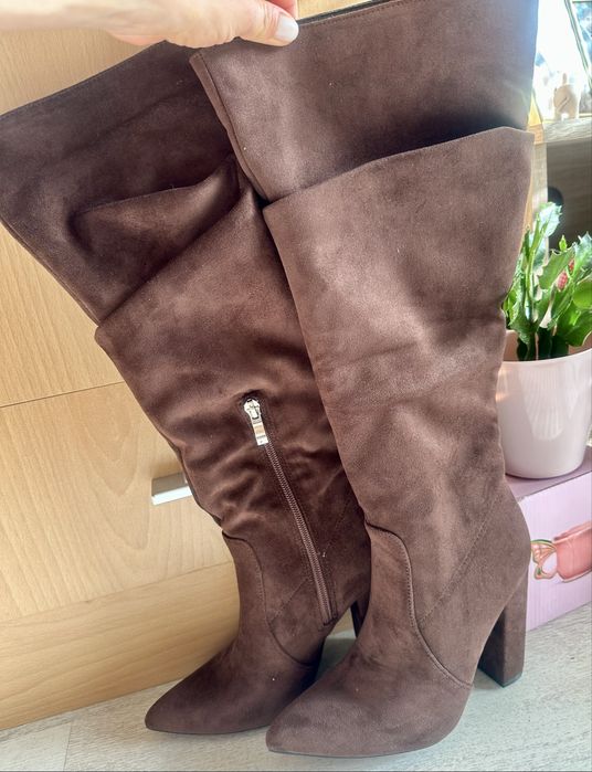 Нови велурени ботуши