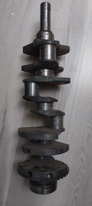 Коленвал на Эскалейд 3