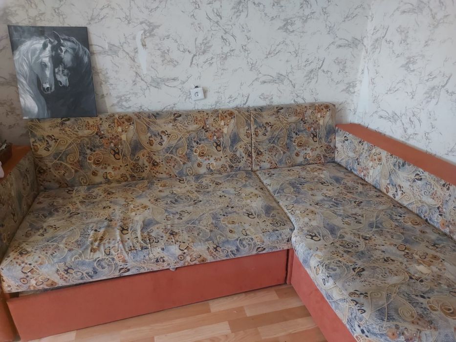 Диван угловой отдам