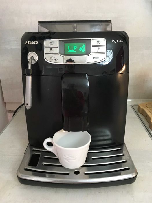 Кафеавтомат SAECO Intelia черна