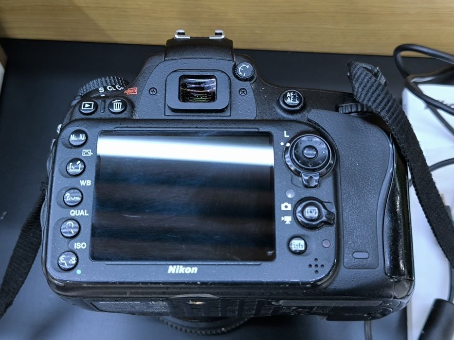 Продам полнокадровый фотоаппарат Nikon D610