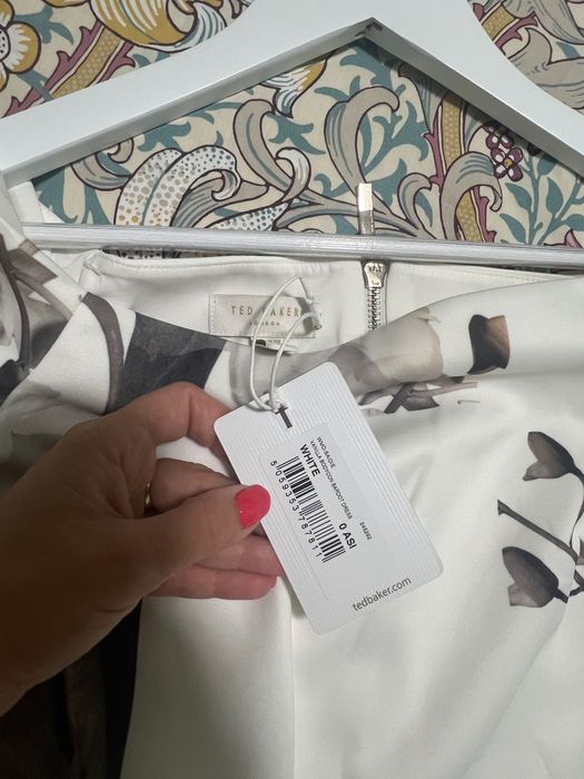 Нова рокля Ted Baler размер 0 ( xs )