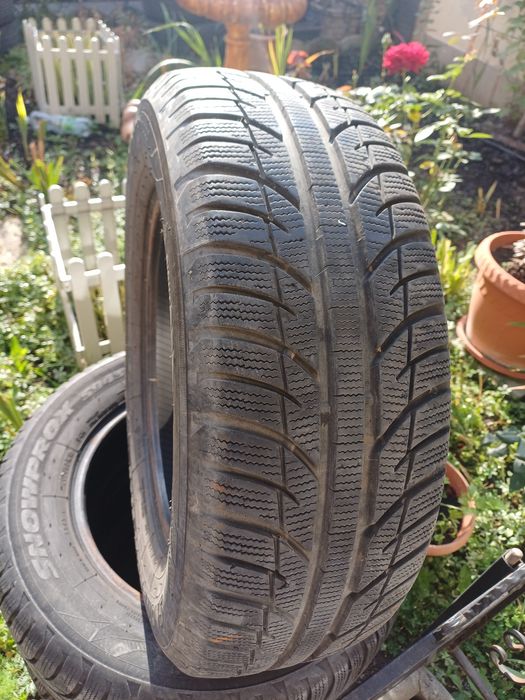 Cauciucuri de iarna TOYO 205/65/15R 600lei