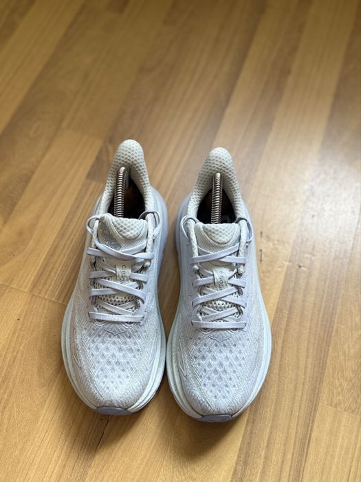 Hoka Clifton 10.