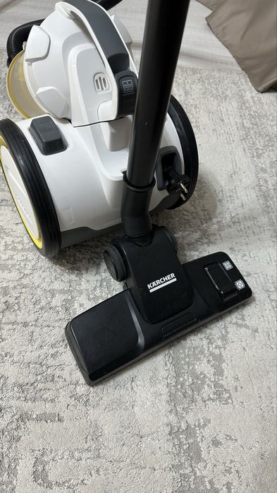 Пылесос karcher в отличном состояний