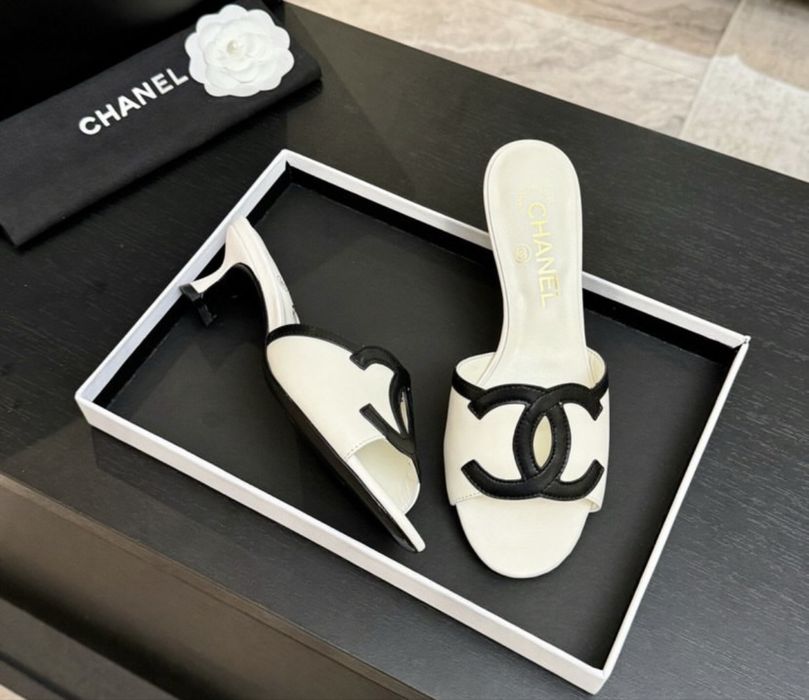 Saboti Chanel piele naturala vitel pe stoc-26 de cm