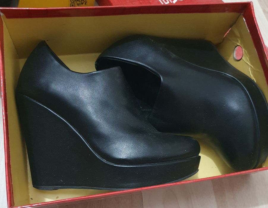 Продаётся обувь 5000