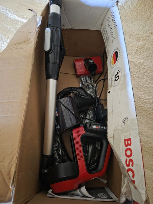 Aspirator Bosh fara fir  – Stare super buna, Vine cu cutia originală
