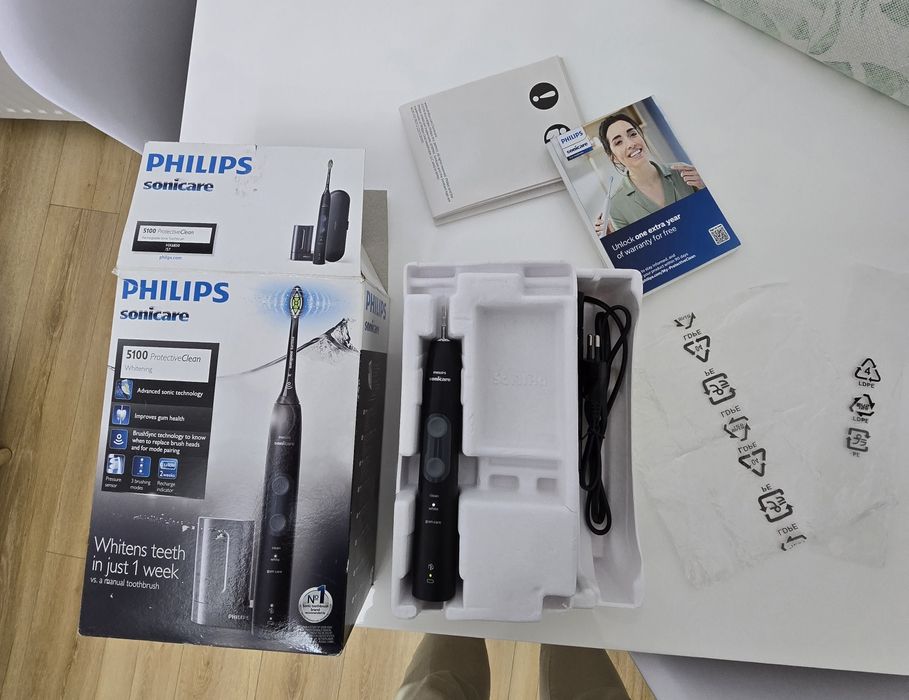 Periuța de dinți sonicare hx684B 201227-4c 8 in cutie cu incarcator