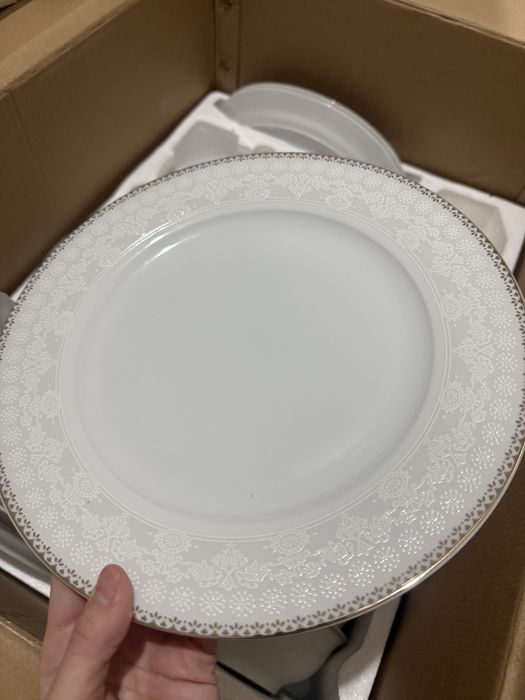 Продам сервиз на 12 персон