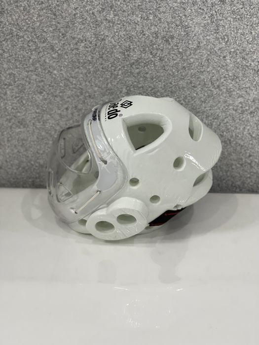 Продам шлем для единоборств