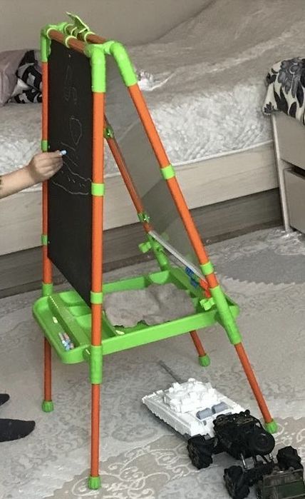 Доска магнитная с буквами в виде мольберта