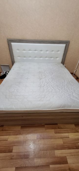 Продам кровать в спальню