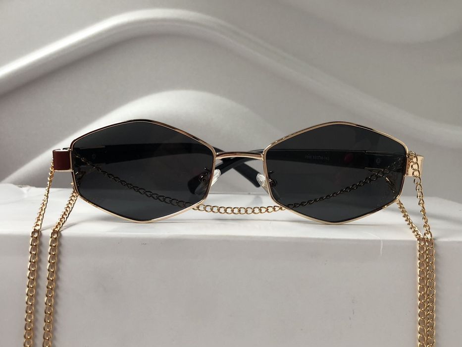 Актуални дамски слънчеви очила със синджир/ верижка/