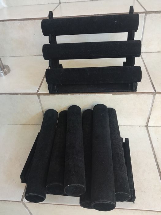 Стойки для бюжетерии  в ассортименте.