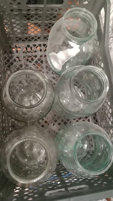 Продаю банки 2 литра