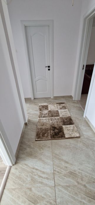 Inchiriez apartament cu 2 camere decomandat,zona Catedrala