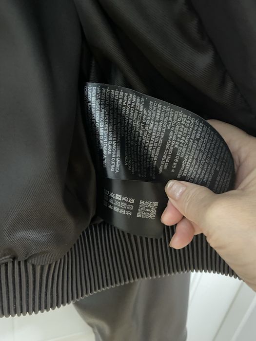 Продам куртку ZARA  кожaную размер М