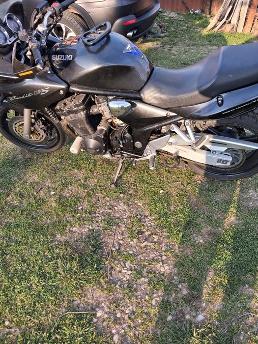 Motocicleta Suzuki bandit