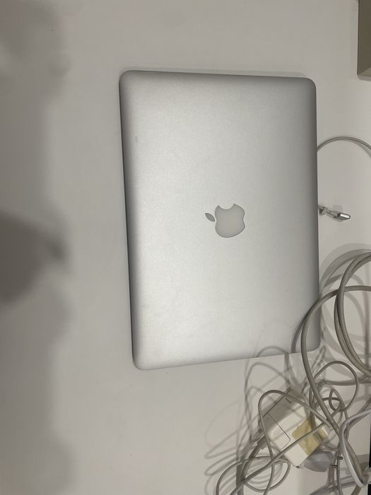 Продам Macbook air 40 000 тг