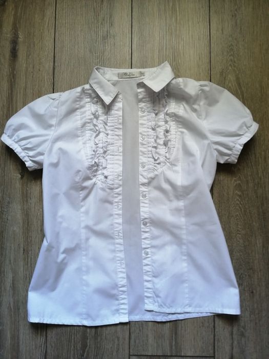 Продам школьную форму Deloras рост 164.