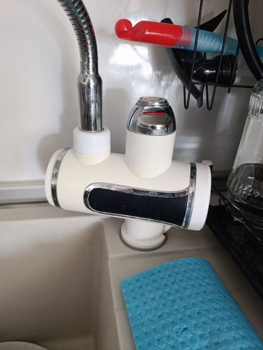 Капаче за проточен бойлер