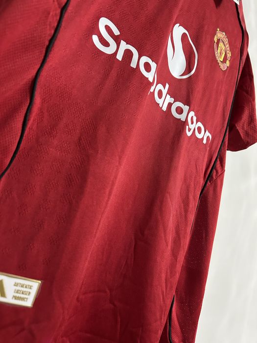 Manchester United FC футболен екип 25/26