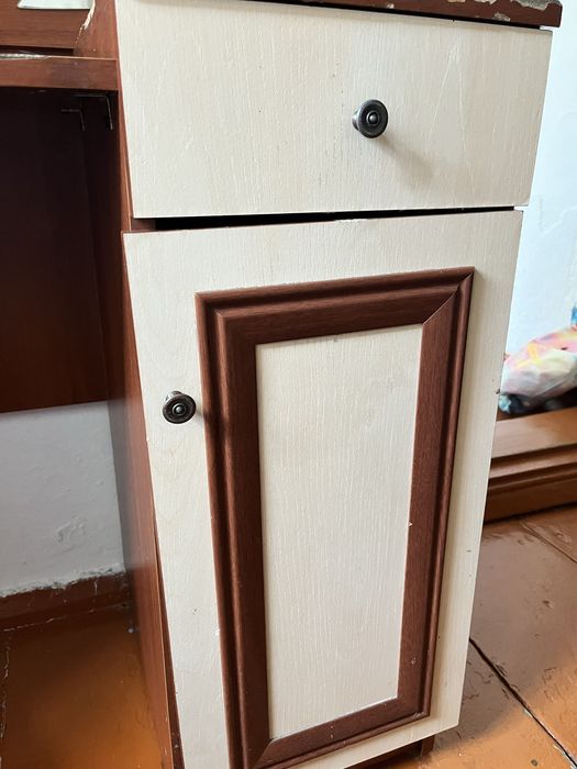 Продам шкаф с зеркало