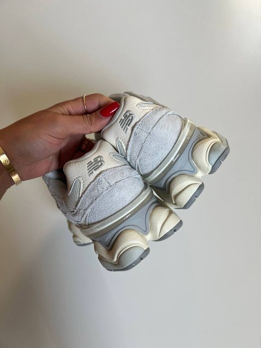 New Balance 9060 - QUARTZ GREY Отново