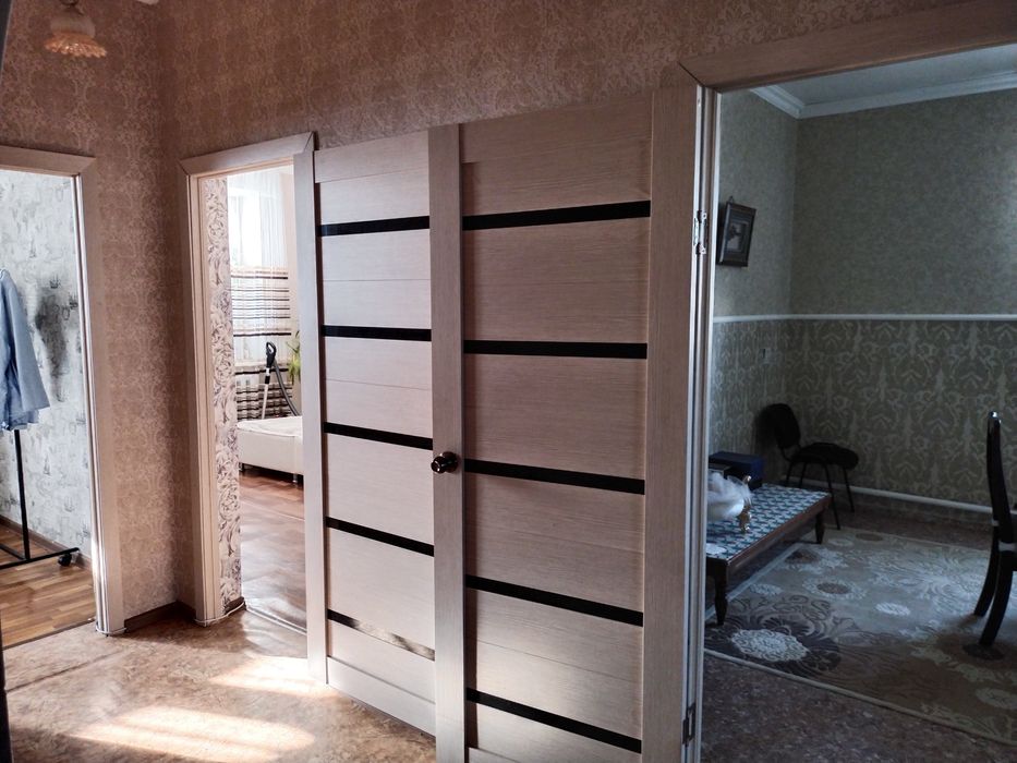 Продаётся в связи с переездом  4-х комнатный дом в 8 участке (АТАМУРА)