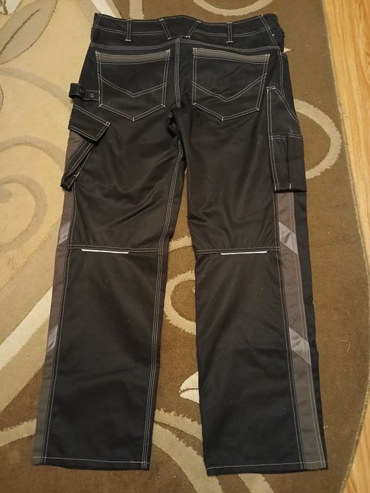 Pantaloni de salopetă noi