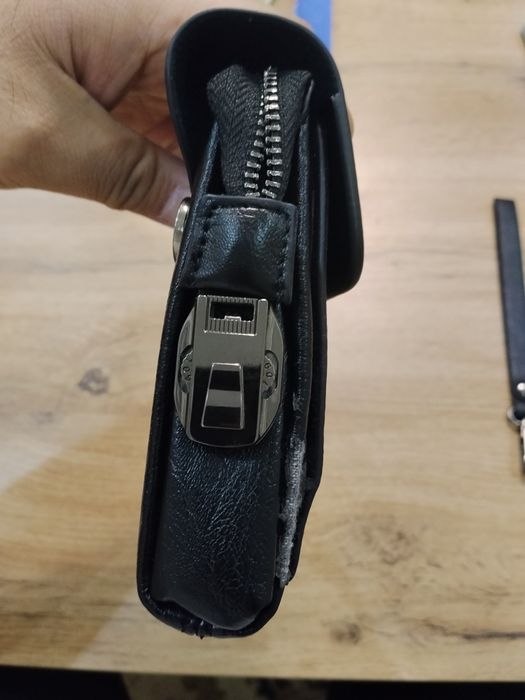 Барсетка продаётся