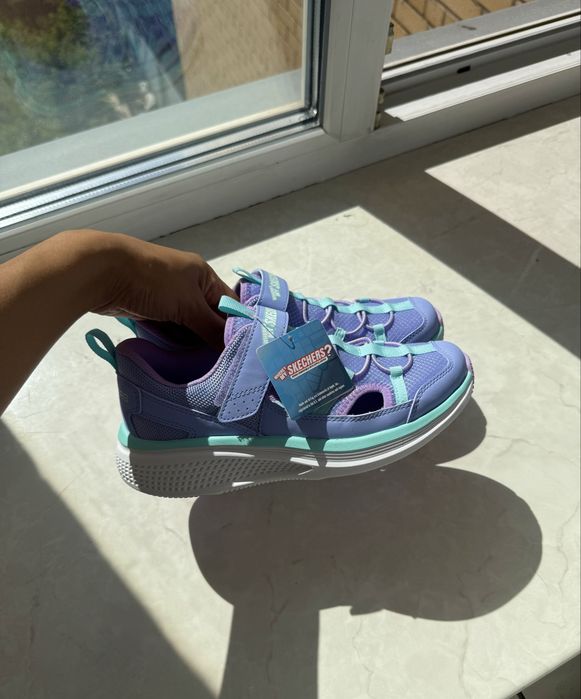 Кроссовки Skechers Новые