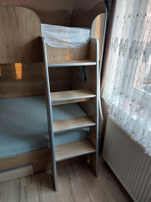 Pat supraetajat cu saltele incluse