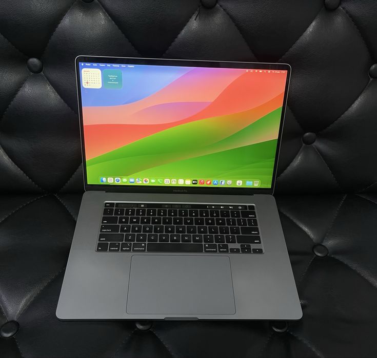 Apple MacBook Pro 2019  i7  16GB/512GB  в хорошем состоянии