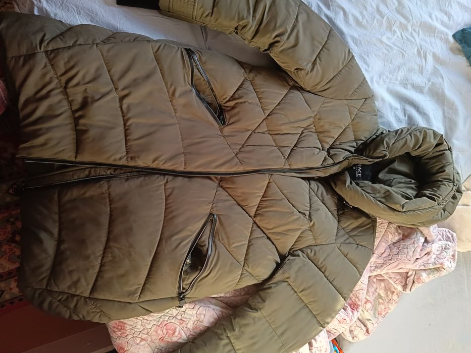 Продам зимнюю куртку очень тёплая