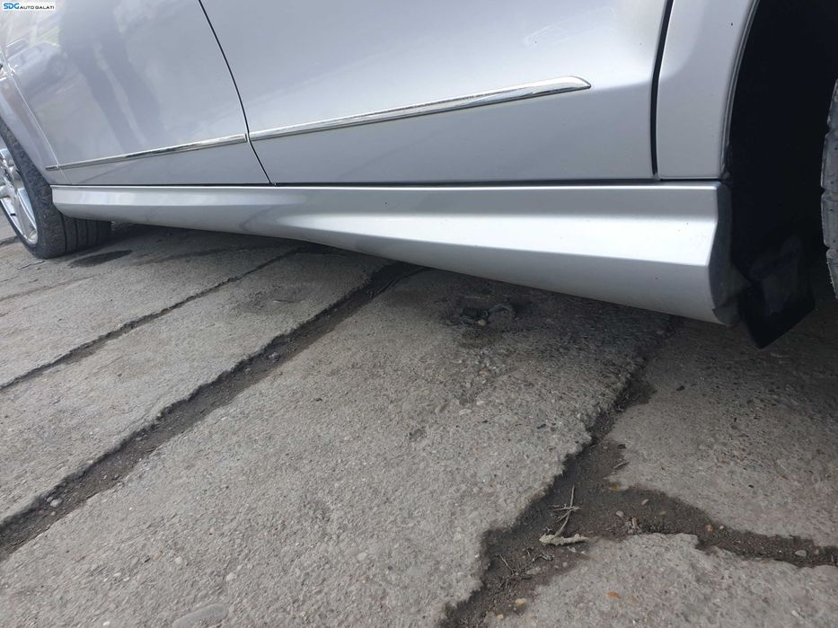 Prag Ornament Stanga Mercedes Clasa C Class W204 Sedan Berlina NFL Non Facelift 2007 - 2011 Culoare C775 775 2007 [K1559]