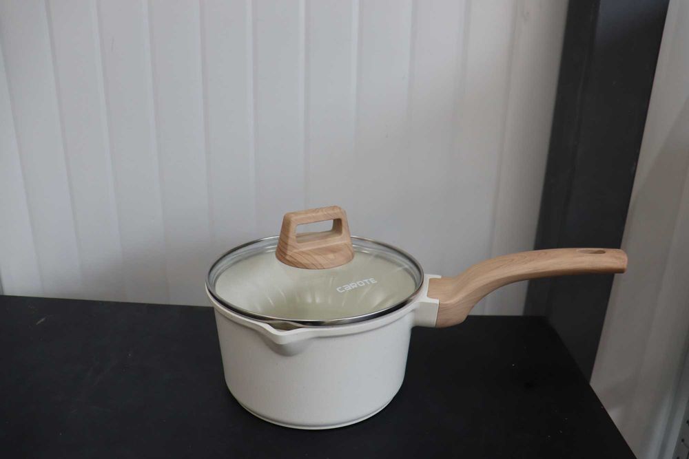 Комплект съдове и прибори за готвене Carote, 8 части