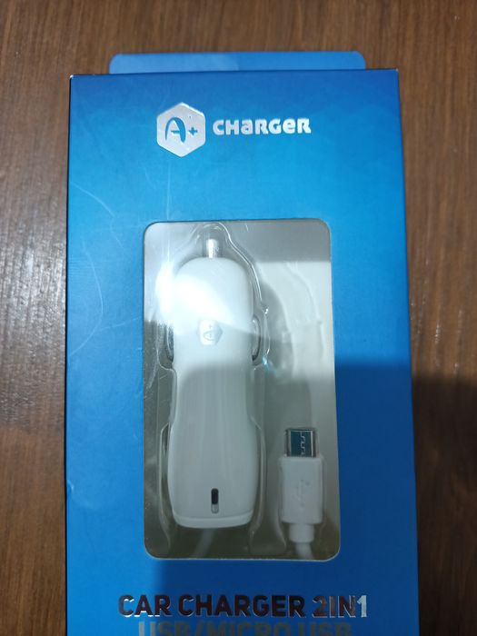 Incarcator telefon auto 2 in 1