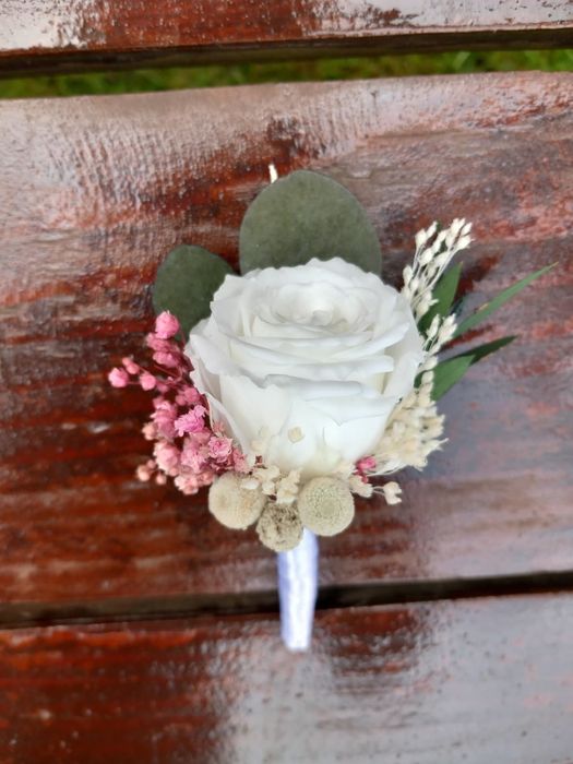 Cocarde / brățări din flori uscate si criogenate