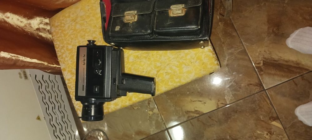 Vind camera pt filmare Rewue pt colectionari obiecte vechi