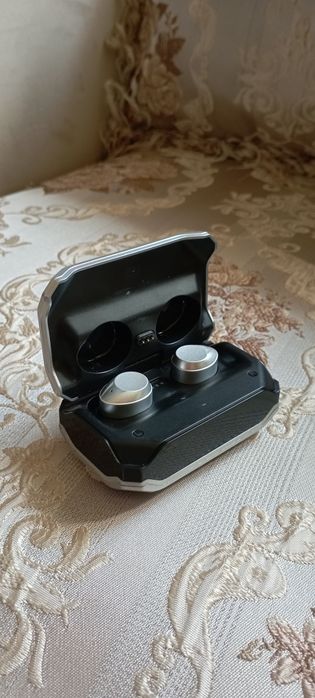 Беспроводной наушник