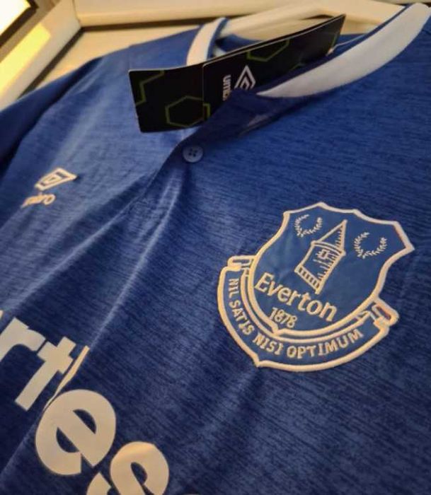 Чисто нова оригинална фланелка на Евертън