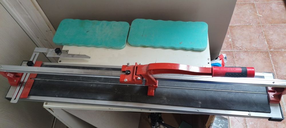 Професионална машина за плочки RAIDER RD-TC18